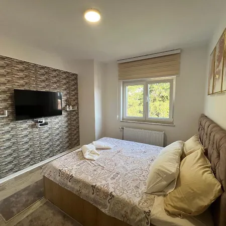 아파트 Zlatni Sat *