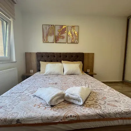 Zlatni Sat 아파트