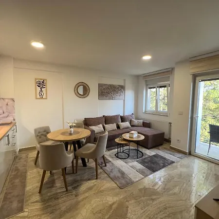 Zlatni Sat Apartmán